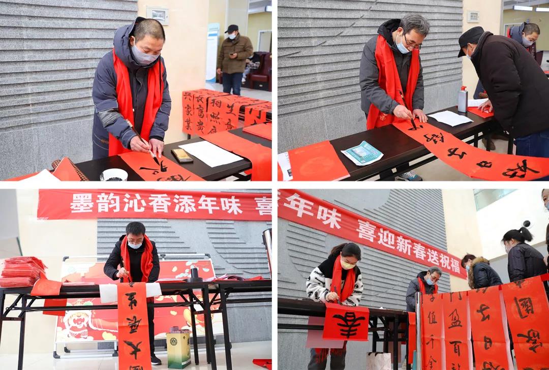 【翰墨迎春】宿迁市书法家协会书法家走进市钟吾医院写春联、送祝福(图2) 【翰墨迎春】宿迁市书法家协会书法家走进市钟吾医院写春联、送祝福(图2)